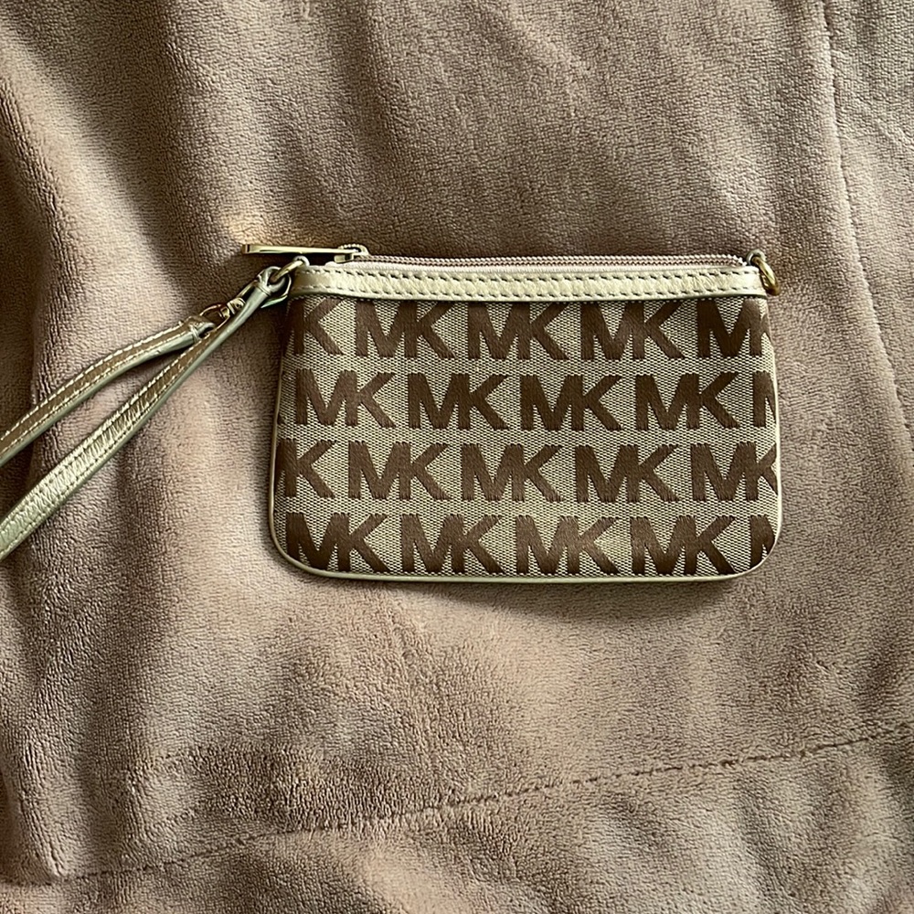 Michael Kors wristlet